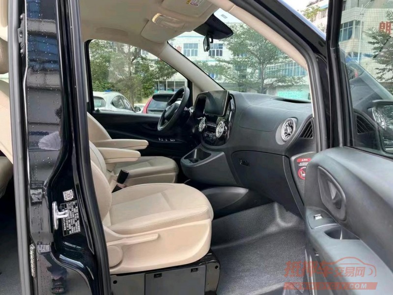 东莞21年奔驰威霆4