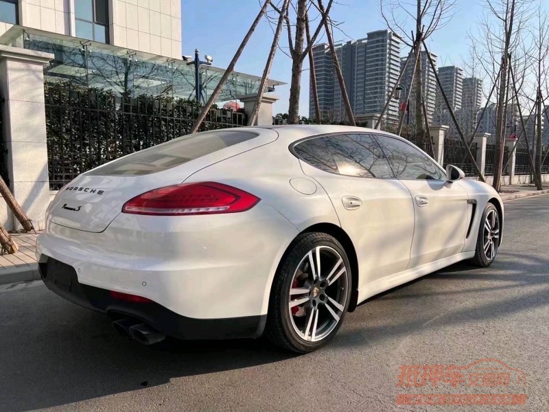 枣庄12年保时捷帕拉梅拉9