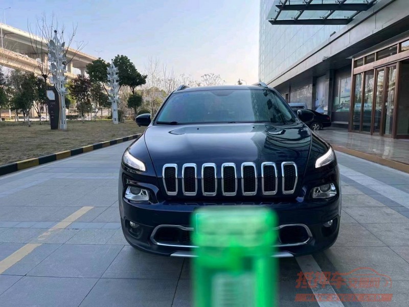 宜昌16年Jeep自由光1