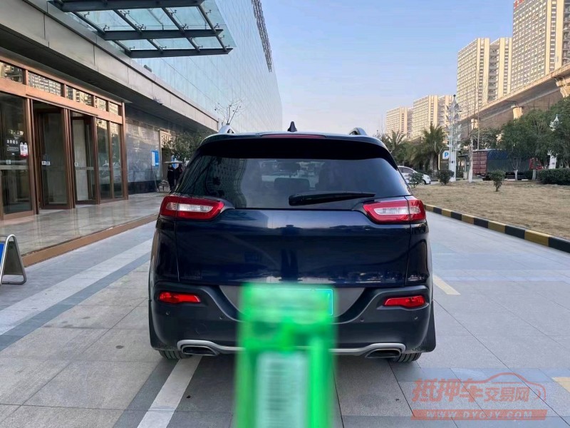 宜昌16年Jeep自由光2