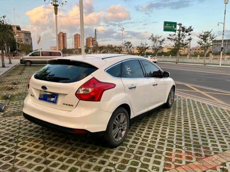 珠海12年福特福克斯6