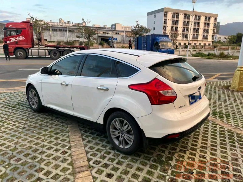 珠海12年福特福克斯9