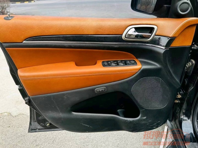 沈阳13年Jeep大切诺基7