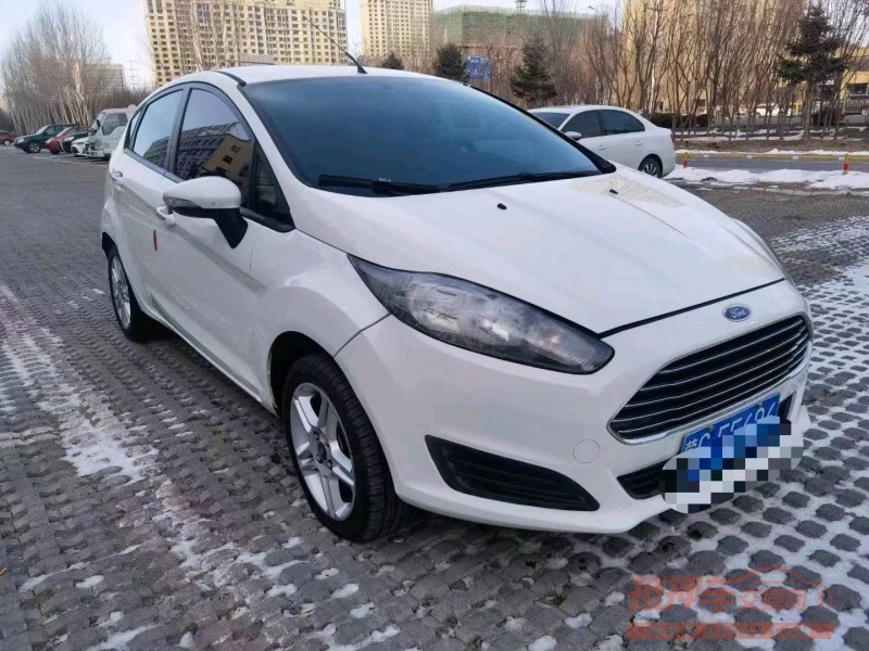 广州15年福特嘉年华1