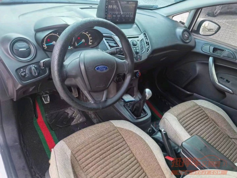 广州15年福特嘉年华3