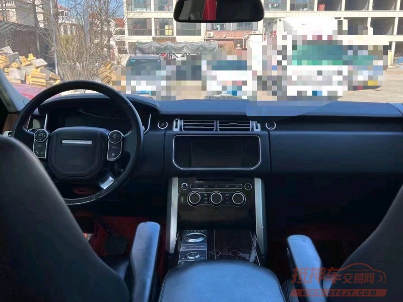青岛17年路虎揽胜行政4
