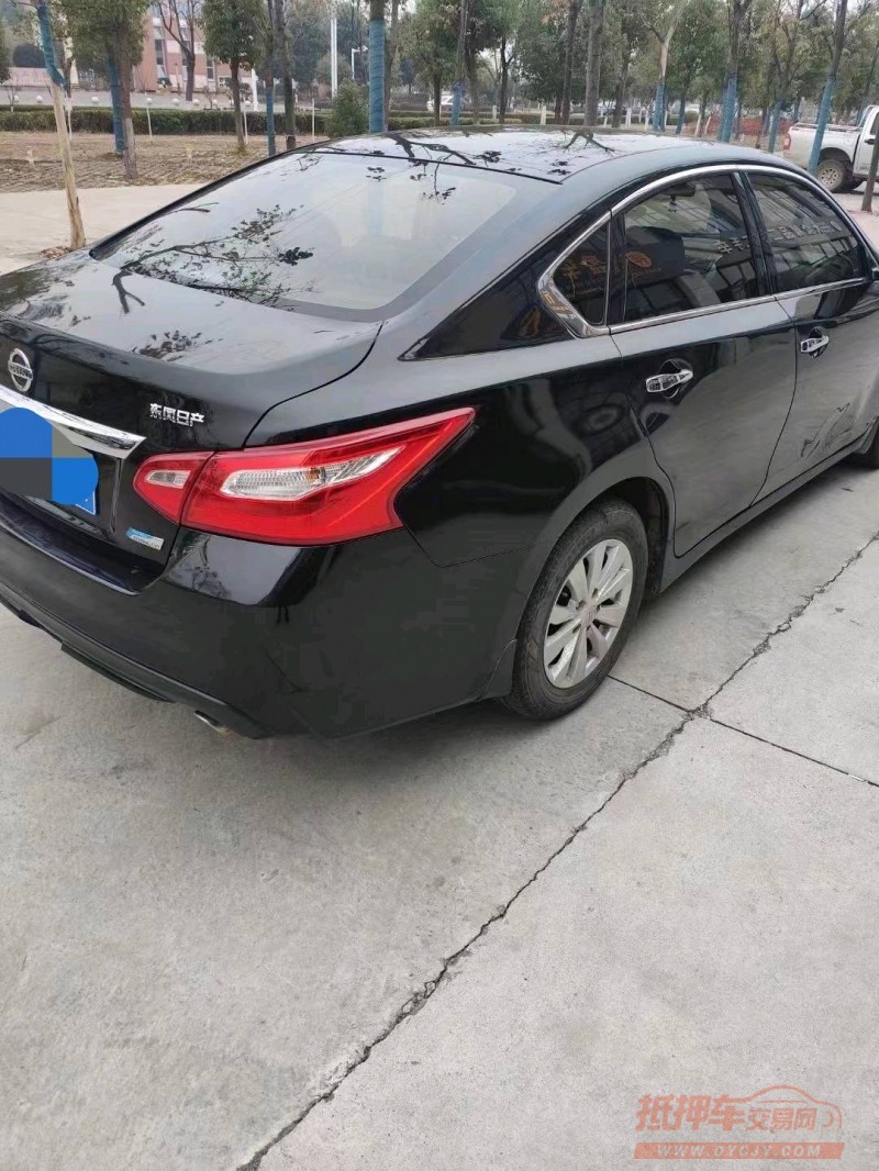 宜昌17年日产天籁3