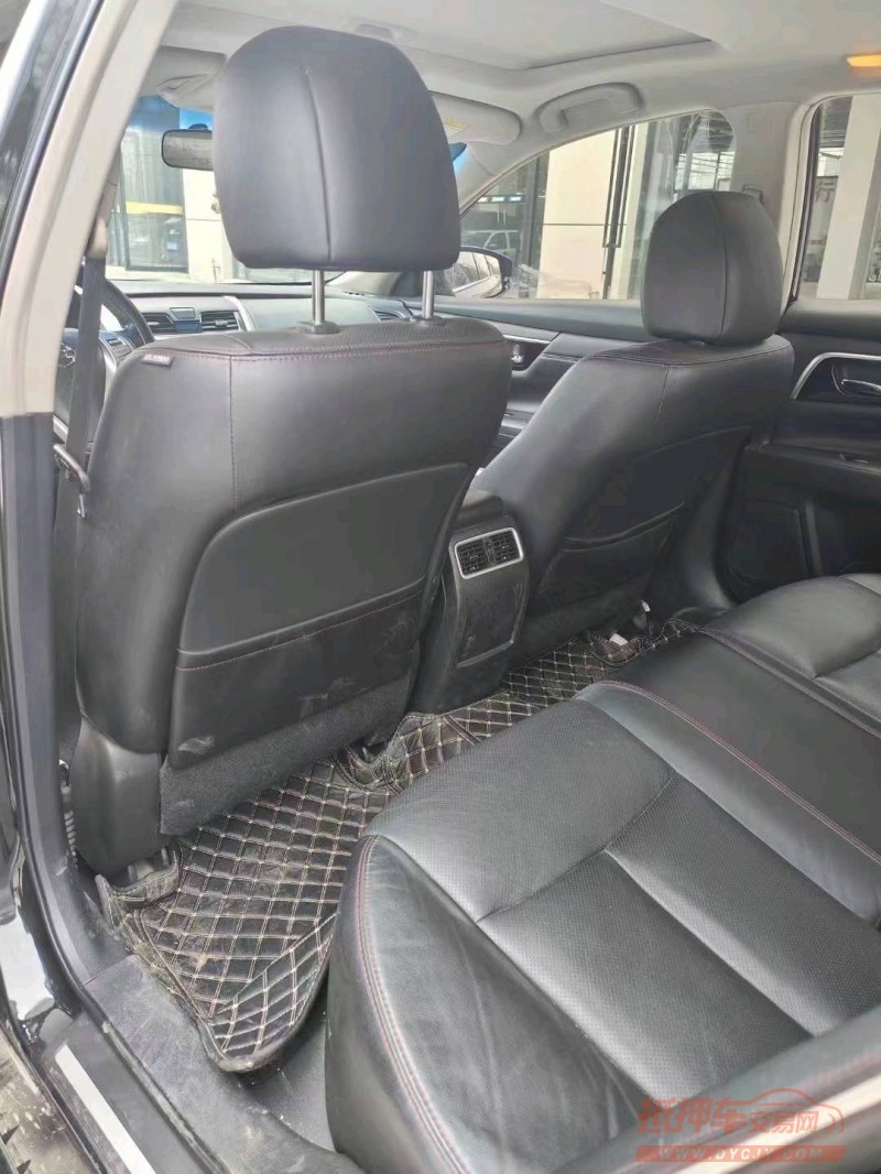 宜昌17年日产天籁7