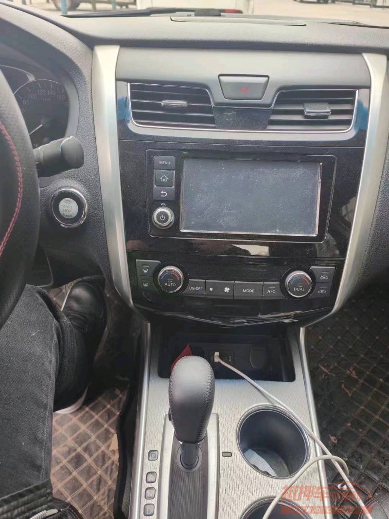 宜昌17年日产天籁9