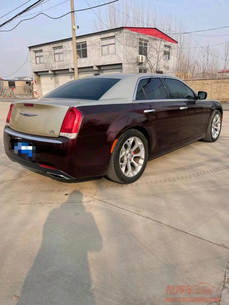 济宁16年克莱斯勒300C8