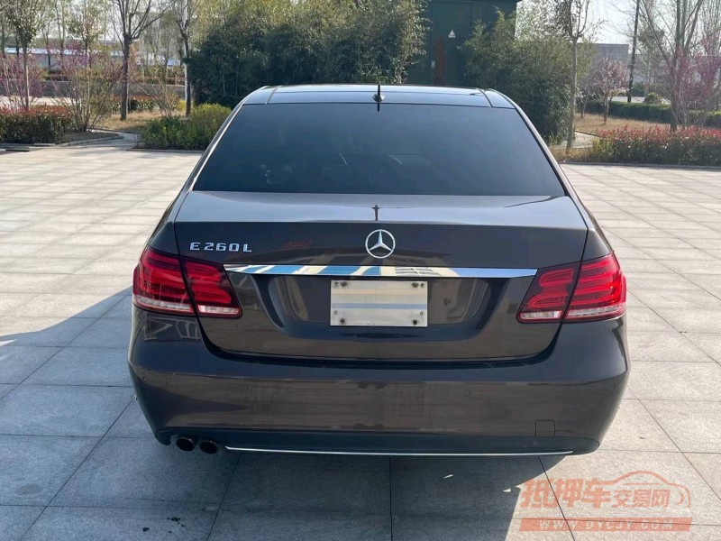 济宁13年奔驰E9