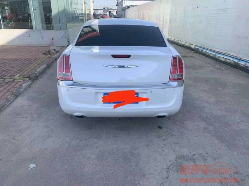 平顶山13年克莱斯勒300C2