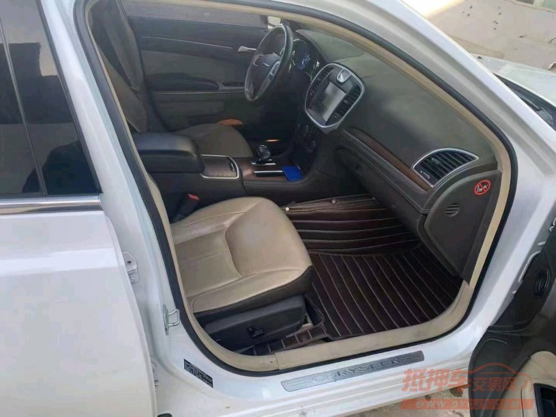 平顶山13年克莱斯勒300C4