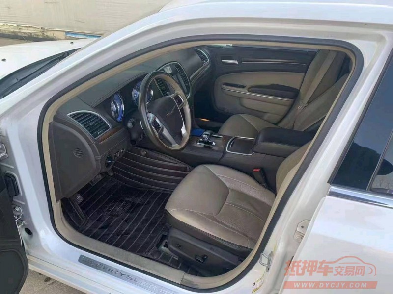 平顶山13年克莱斯勒300C3