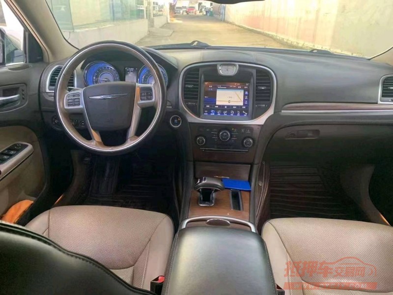 平顶山13年克莱斯勒300C5