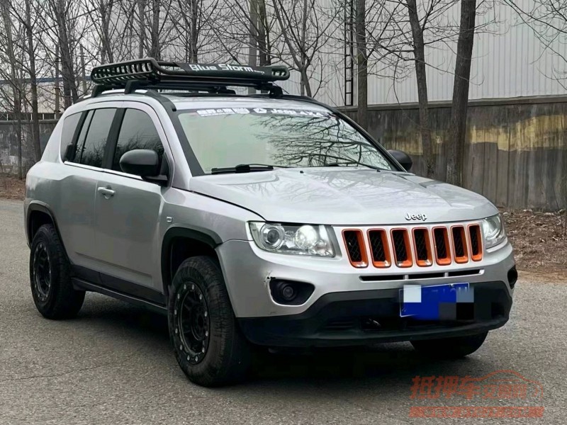 青岛12年Jeep指南者5