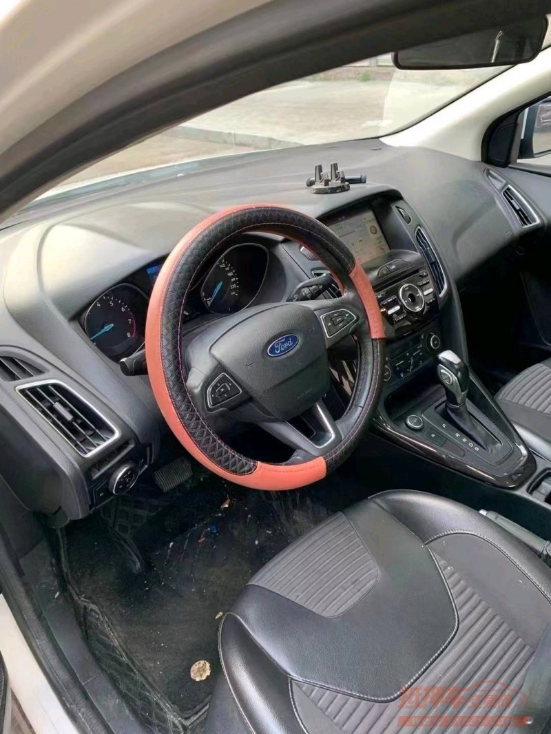 宜昌17年福特福克斯5