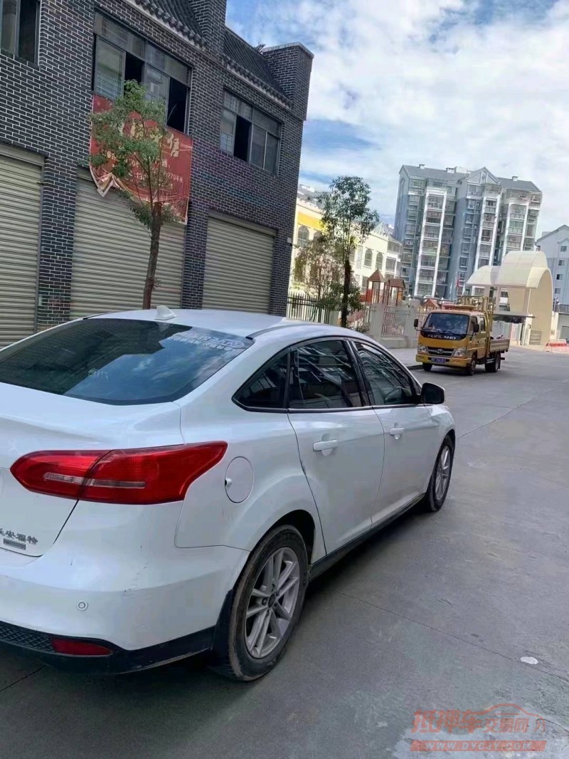 宜昌17年福特福克斯7