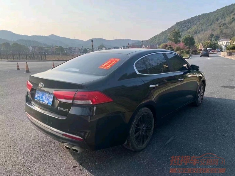 嘉兴14年起亚K44