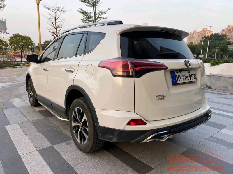 东莞17年丰田RAV44