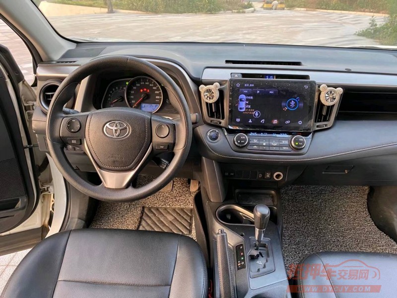东莞17年丰田RAV47