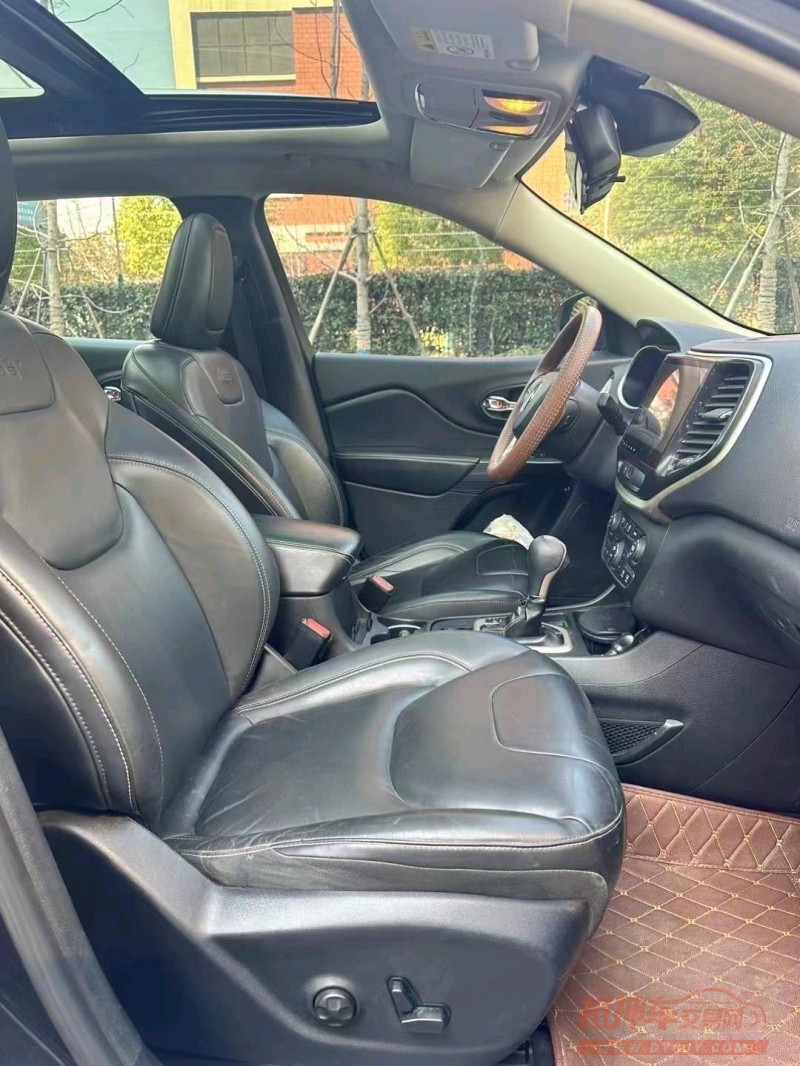 淮南16年Jeep自由光5