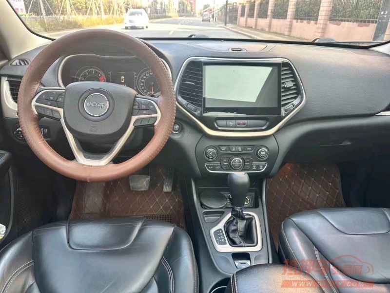 淮南16年Jeep自由光1