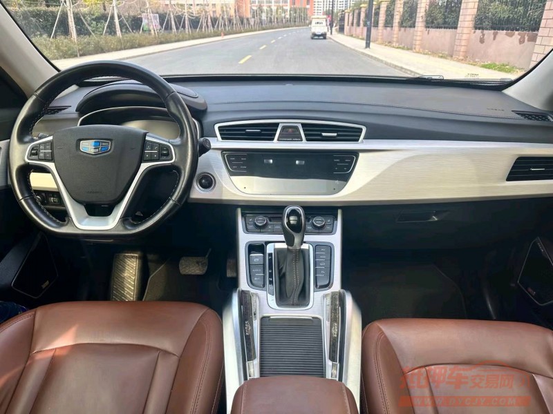 淮南18年吉利博越8