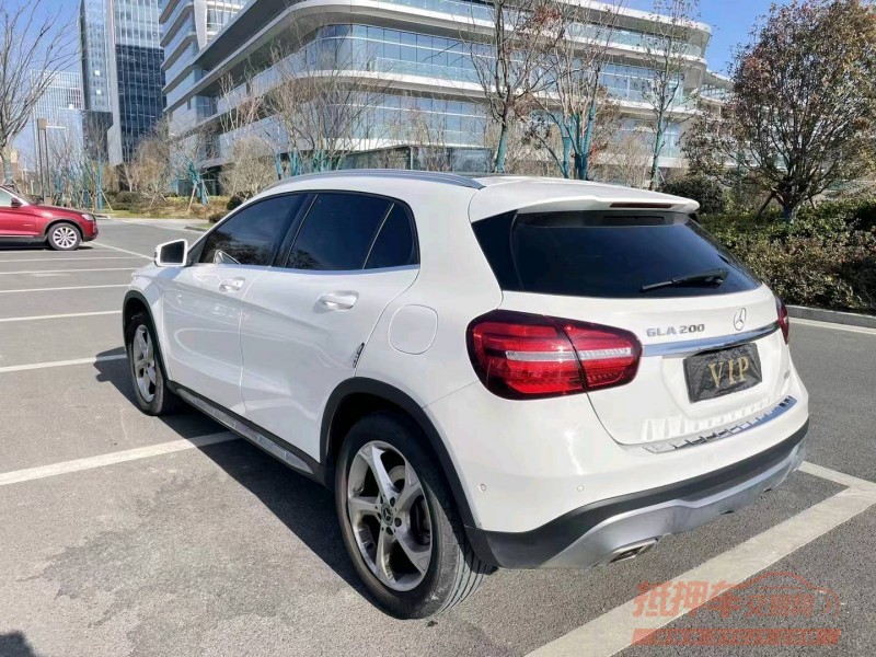 常州18年奔驰GLA7