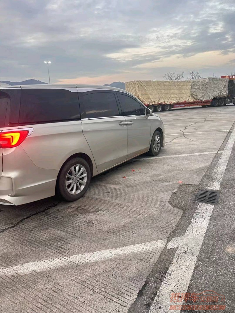 徐州18年别克GL84