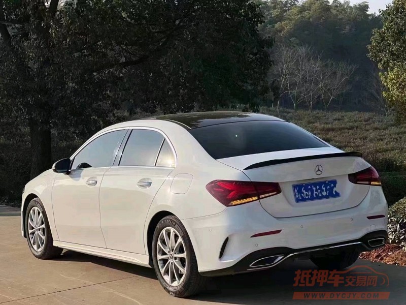 青岛21年奔驰A8