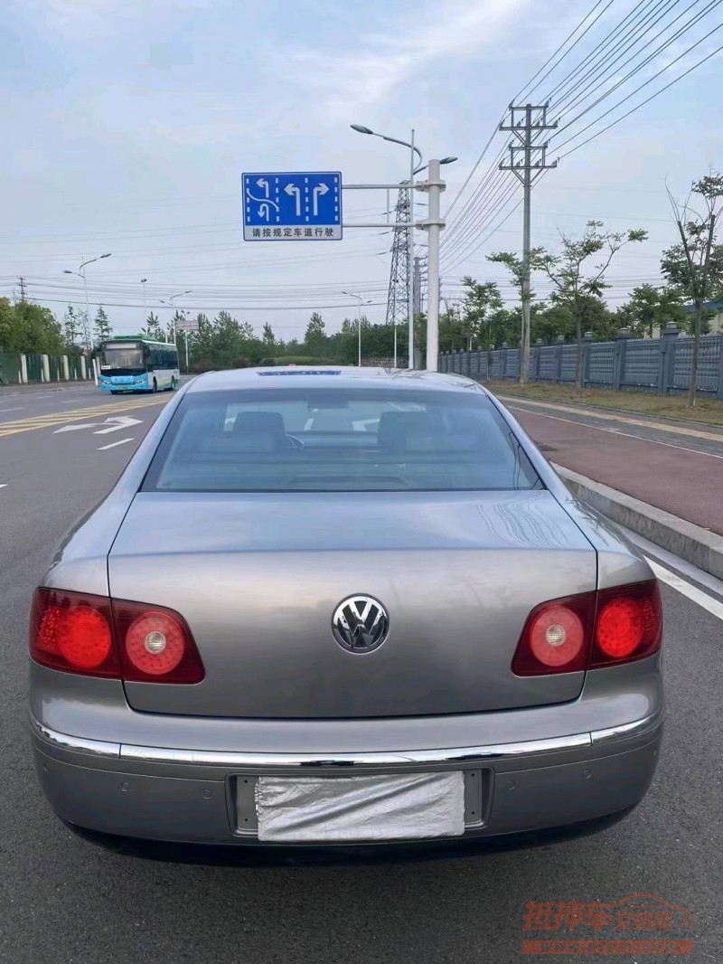 宜昌10年大众辉腾4