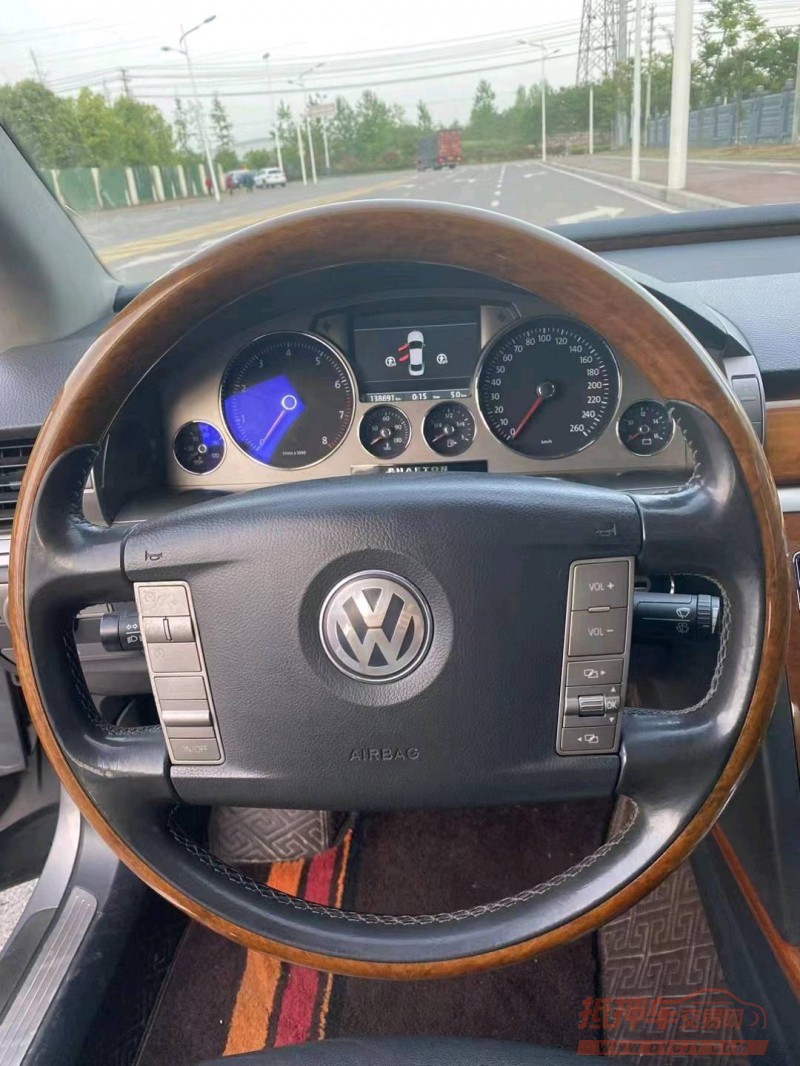 宜昌10年大众辉腾6