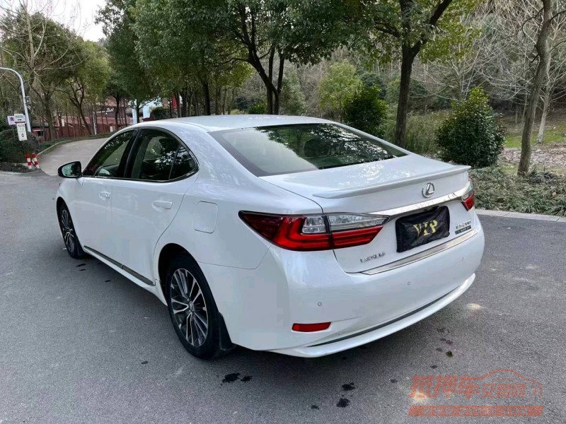 宜昌16年雷克萨斯ES1