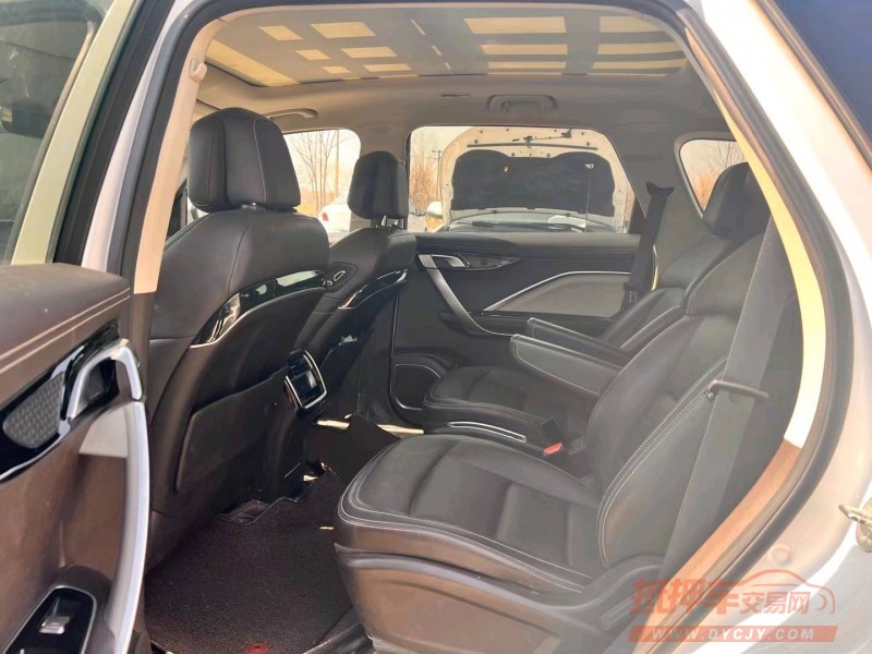 保定19年吉利嘉际7