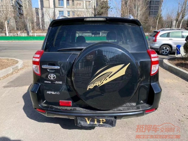 沈阳13年丰田RAV44