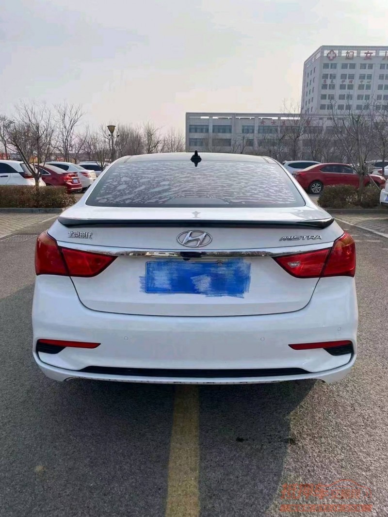 潍坊17年现代名图8