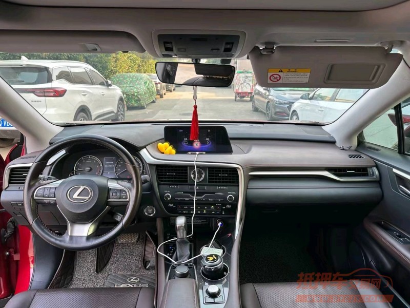 中山18年雷克萨斯RX6