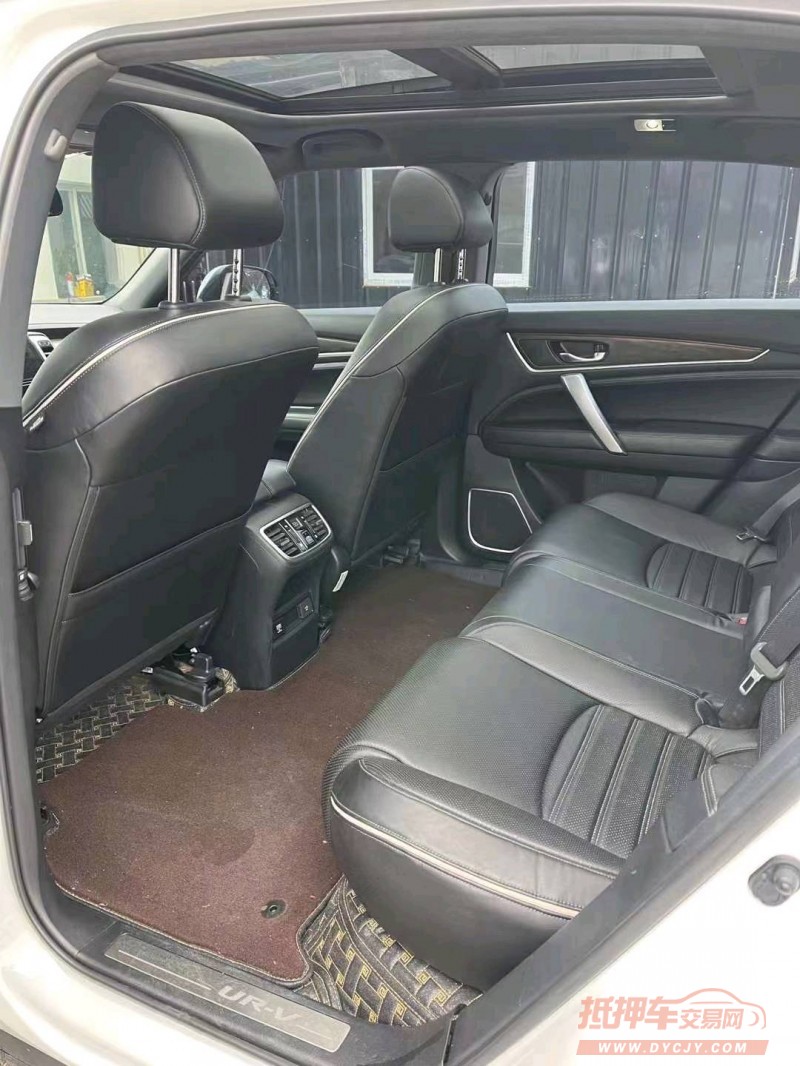 宜昌17年本田URV4