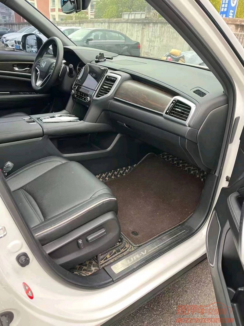 宜昌17年本田URV5