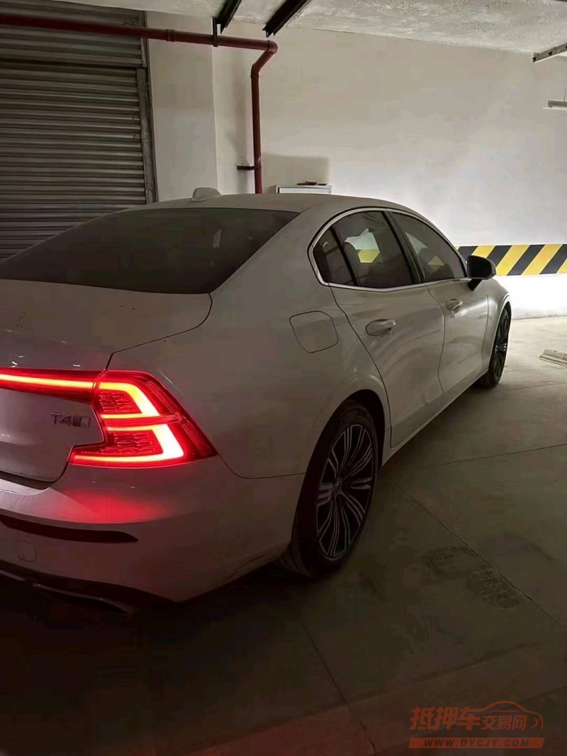 成都20年沃尔沃S60L5