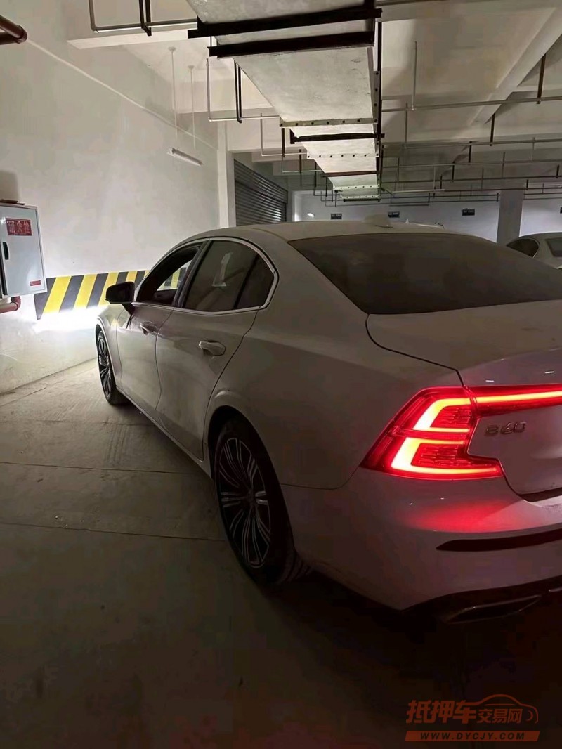 成都20年沃尔沃S60L2