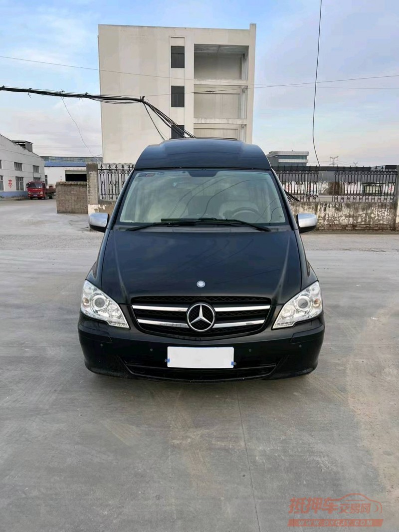 苏州14年奔驰威霆8