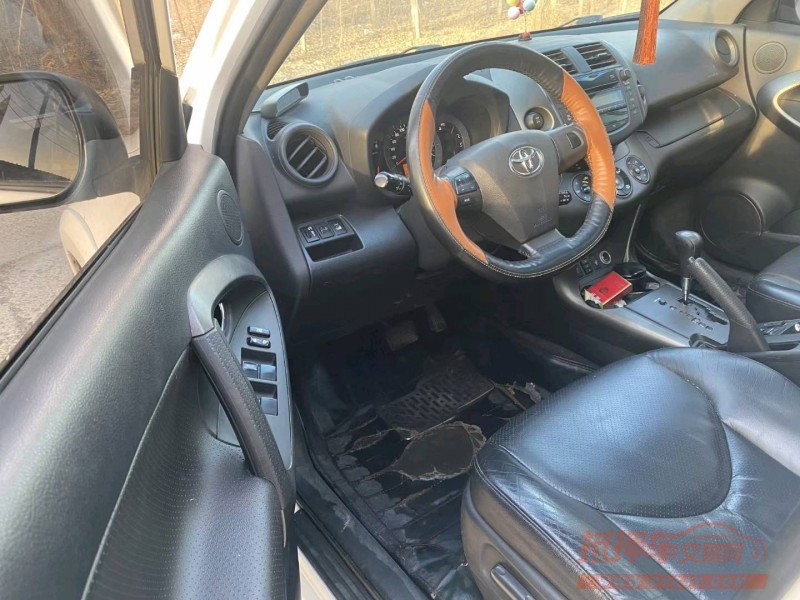 保定12年丰田RAV45
