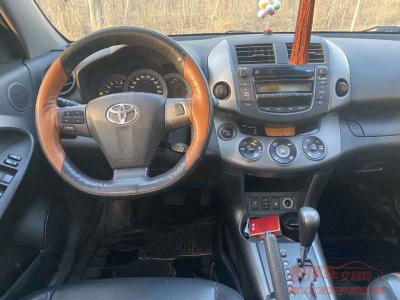 保定12年丰田RAV44