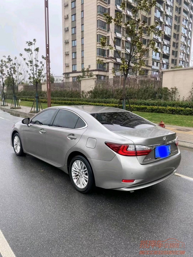 淮南17年雷克萨斯ES2