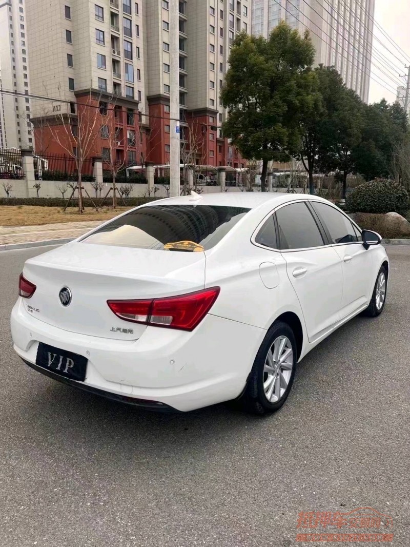 淮南17年别克威朗5