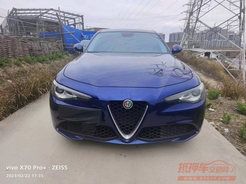嘉兴19年阿尔法·罗密欧Giulia1