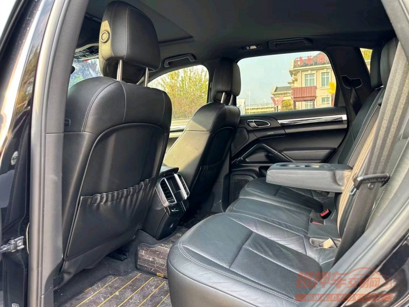 青岛11年保时捷卡宴5