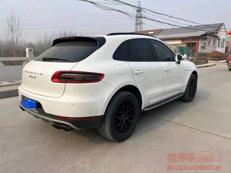 济宁17年保时捷Macan8